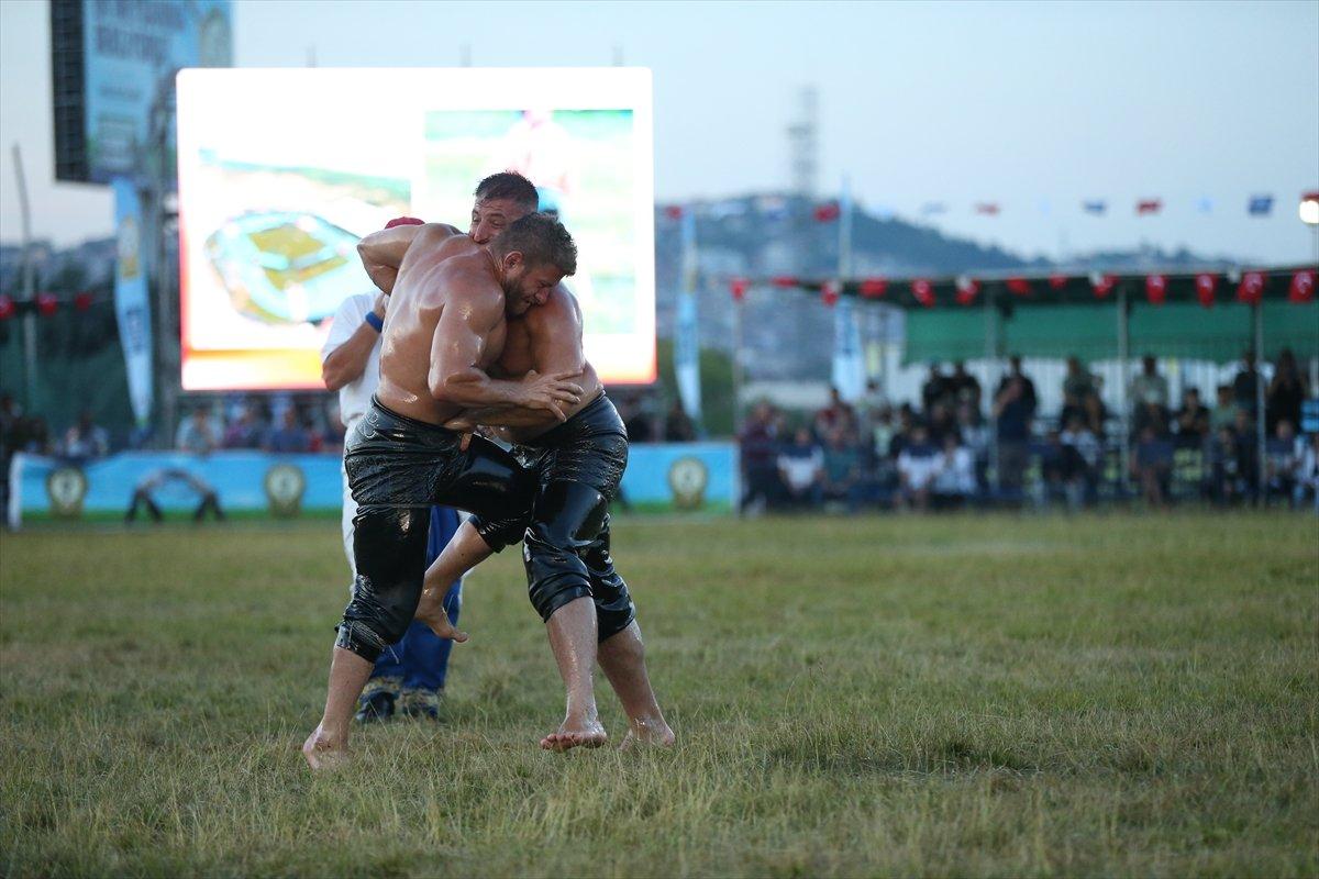 Seka Park Altın Kemer Yağlı Güreşleri'ni Nedim Gürel kazandı