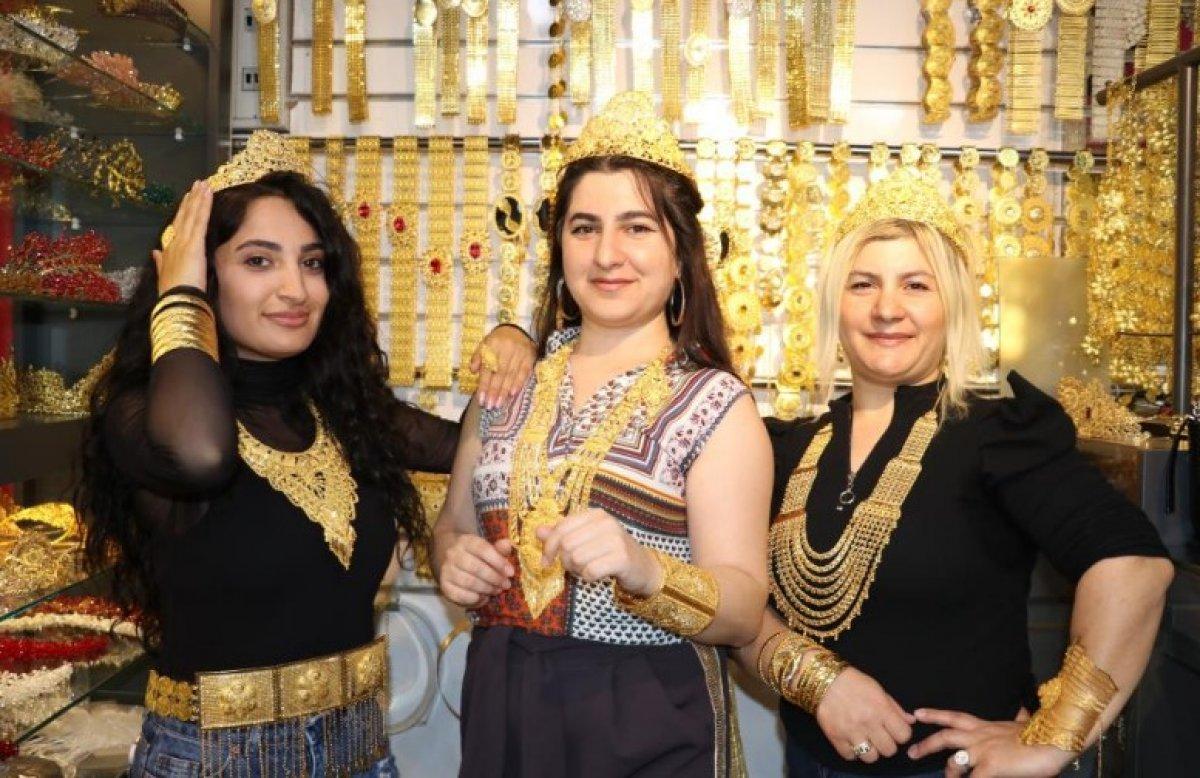 Altındaki artış, vatandaşları imitasyon takılara yöneltti