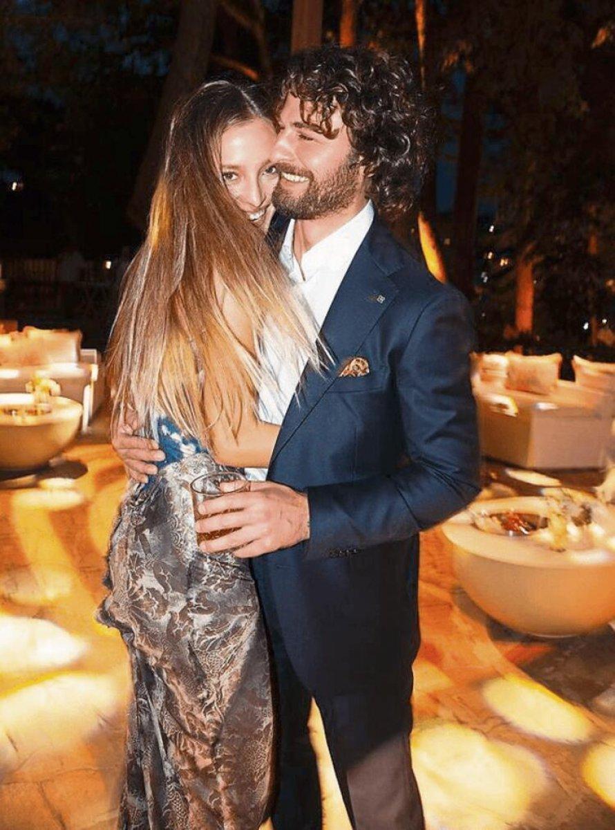 Birkan Sokullu, sevgilisiyle ön balayında