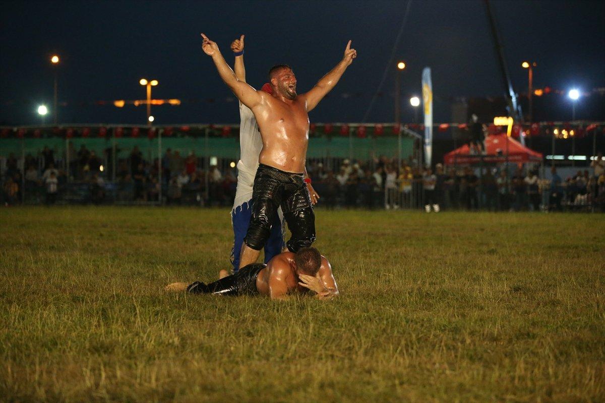 Seka Park Altın Kemer Yağlı Güreşleri'ni Nedim Gürel kazandı