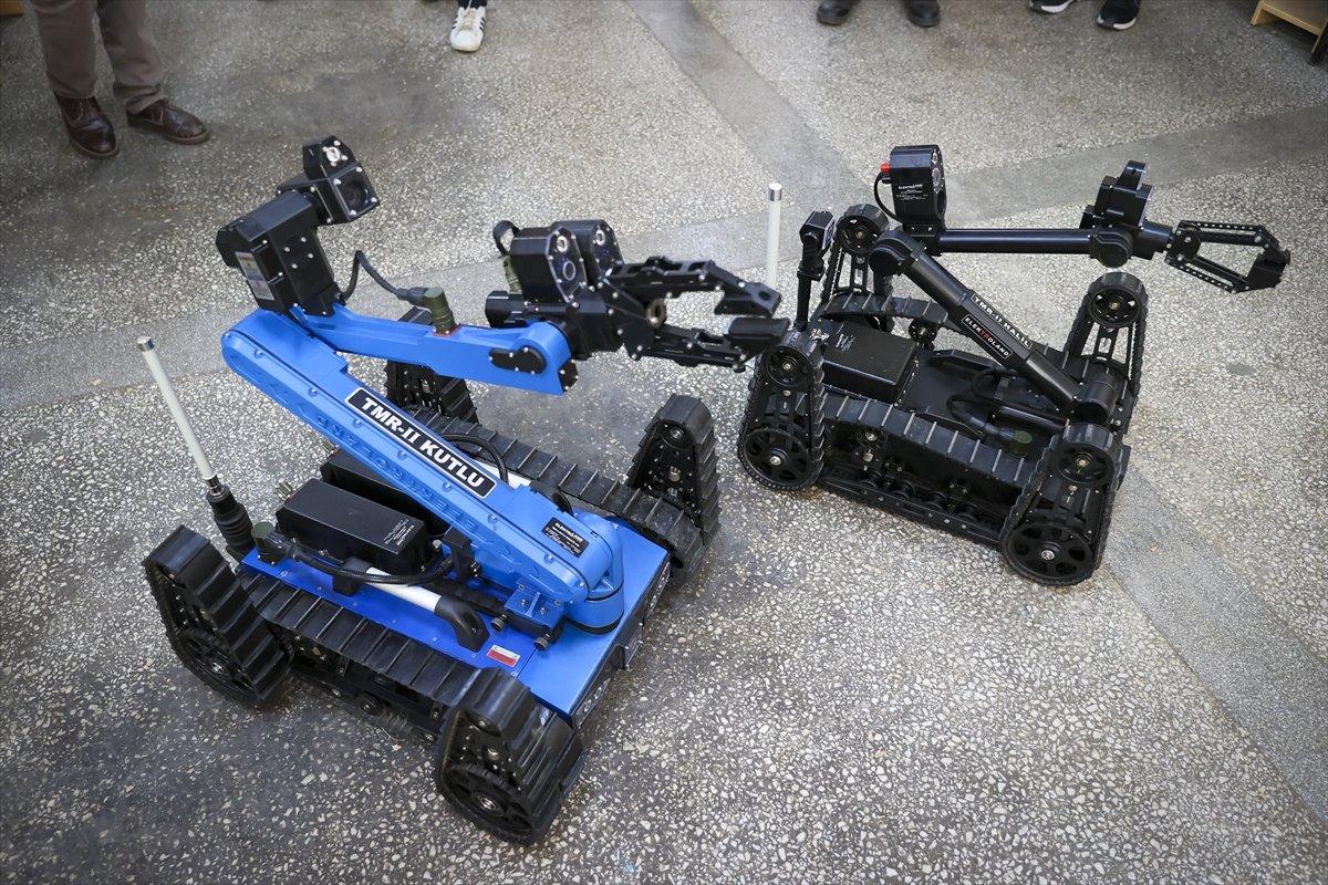 Ankara'da meslek lisesi öğrencileri, Mehmetçik için robot parçası üretiyor