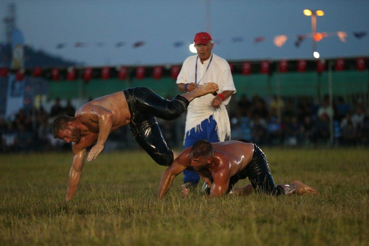 Seka Park Altın Kemer Yağlı Güreşleri'ni Nedim Gürel kazandı