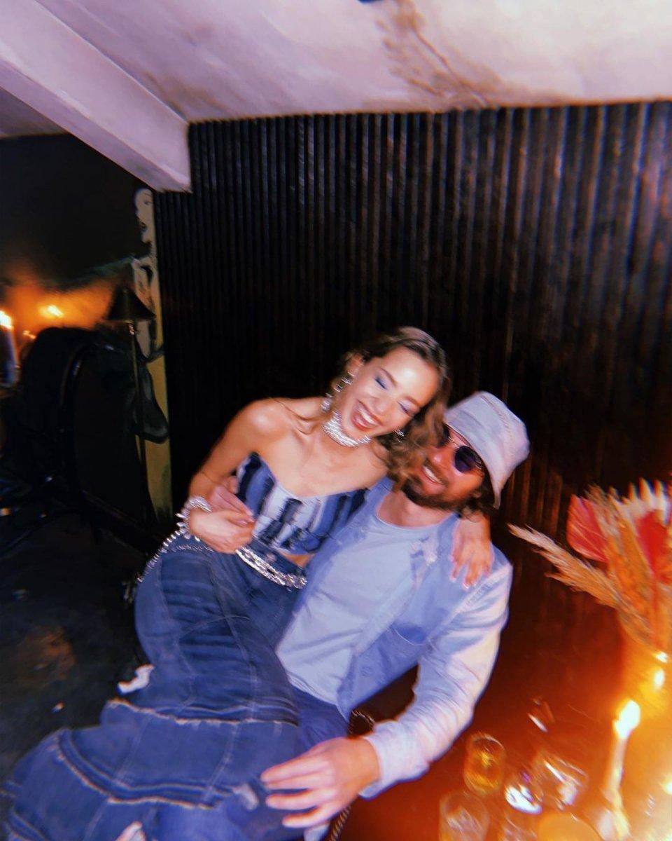 Birkan Sokullu, sevgilisiyle ön balayında