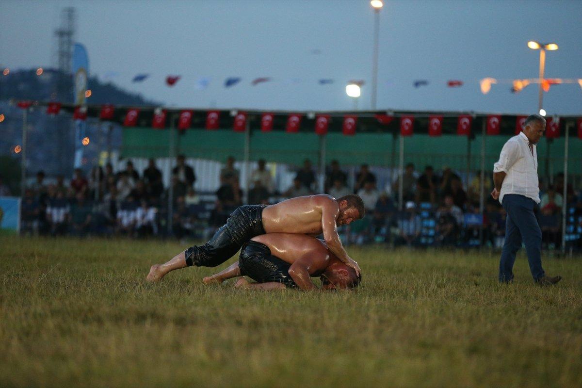 Seka Park Altın Kemer Yağlı Güreşleri'ni Nedim Gürel kazandı