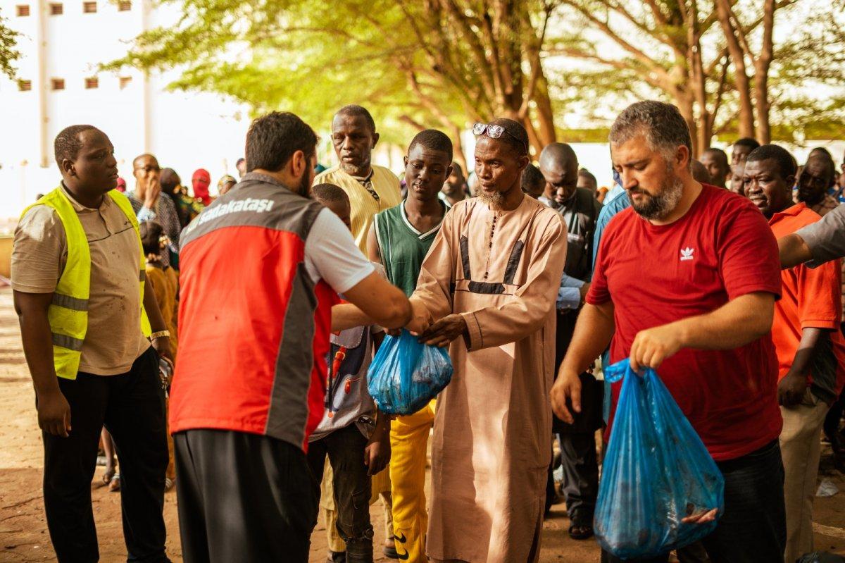 Sadakataşı’ndan 35 ülkede kurban faaliyeti