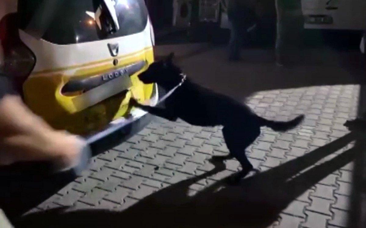 Adana'da durdurulan taksiden 15 kilo uyuşturucu çıktı