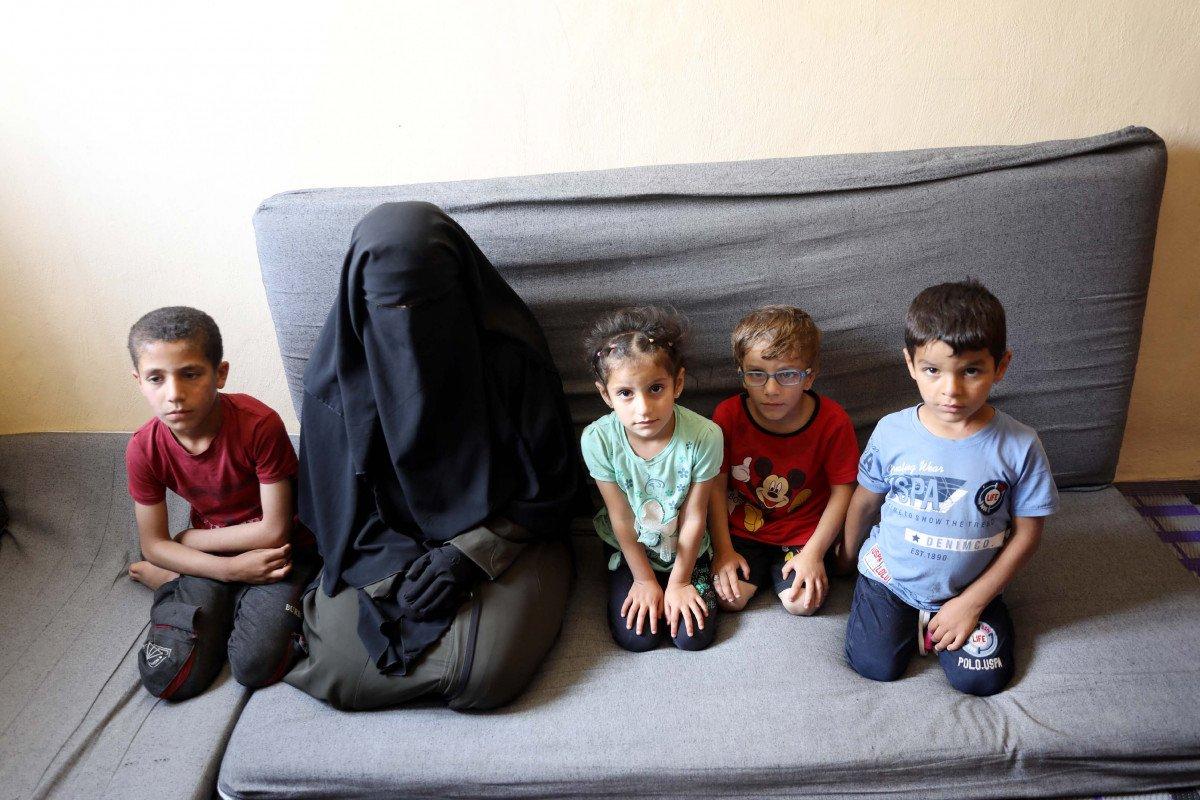 Suriyelilerin 'briket ev' sevinci