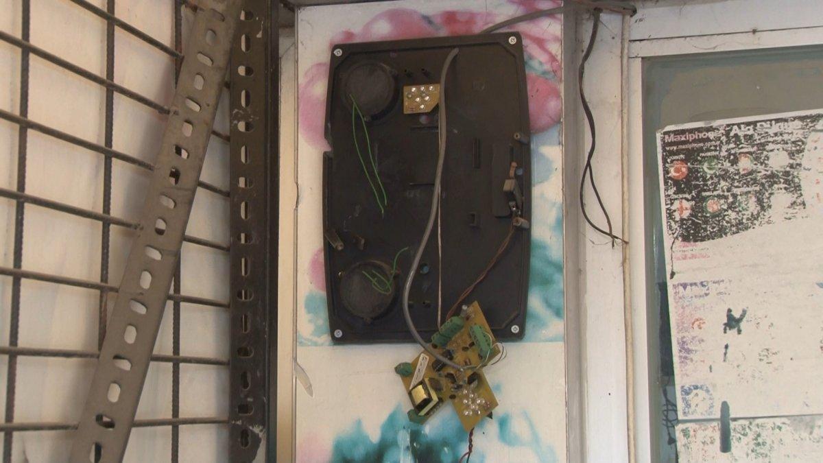 Ataşehir’deki bir marketten 80 bin liralık sigara çaldılar