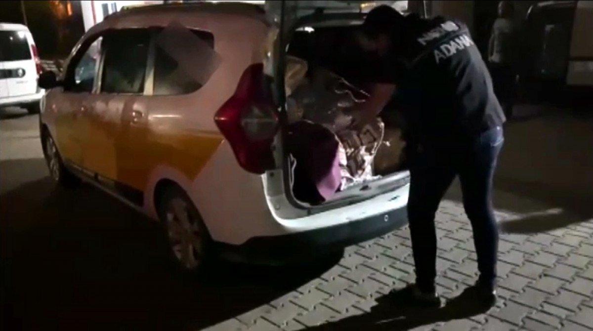 Adana'da durdurulan taksiden 15 kilo uyuşturucu çıktı