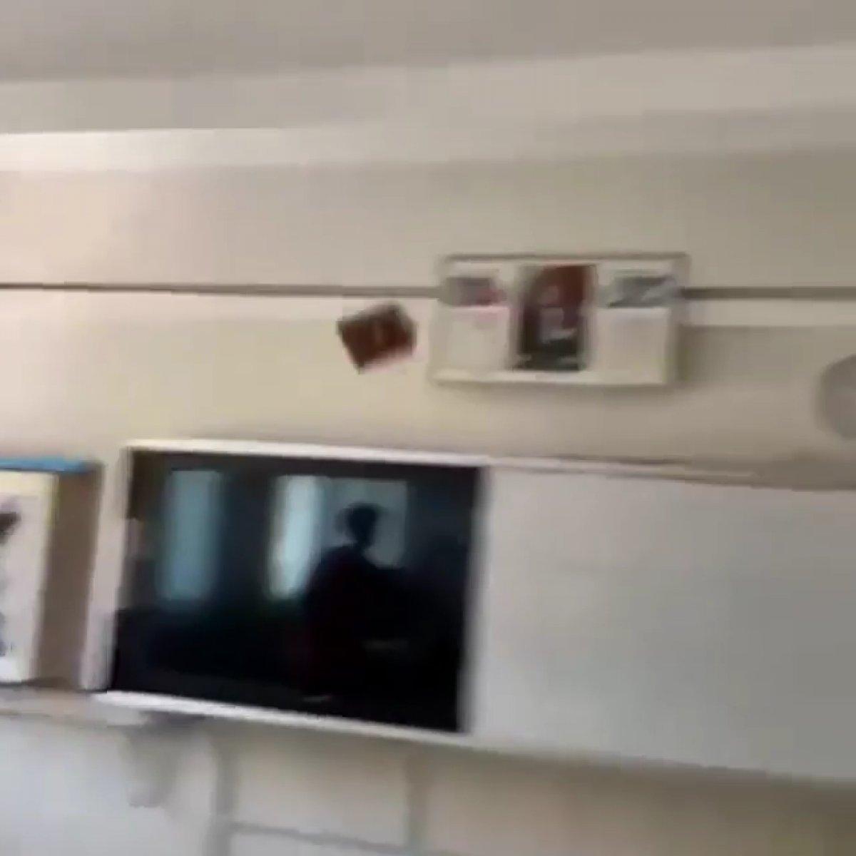 Antalya'da liseliler Kur’an-ı Kerim'i tekmeledi