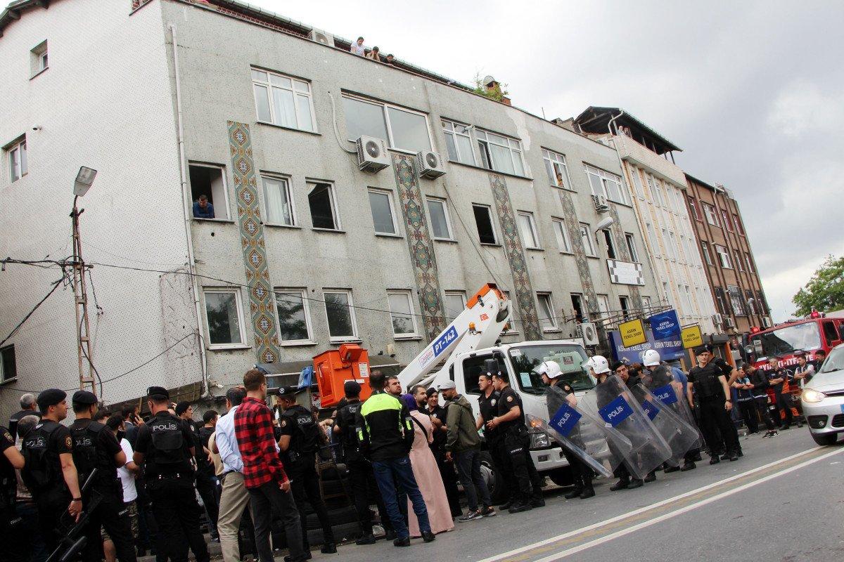 Beyoğlu'nda, ekipler ile vatandaşlar arasında kentsel dönüşüm gerginliği