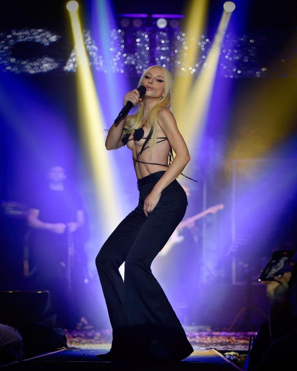 Gülşen ile Edis'ten kutlama fotoğrafı