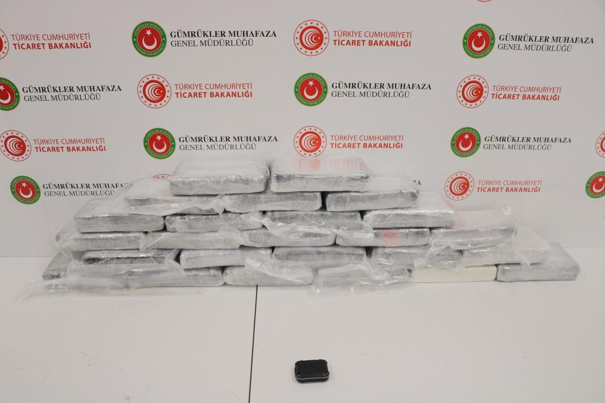 İstanbul Havalimanı'nda uyuşturucu operasyonu: 36 kilogram kokain yakalandı
