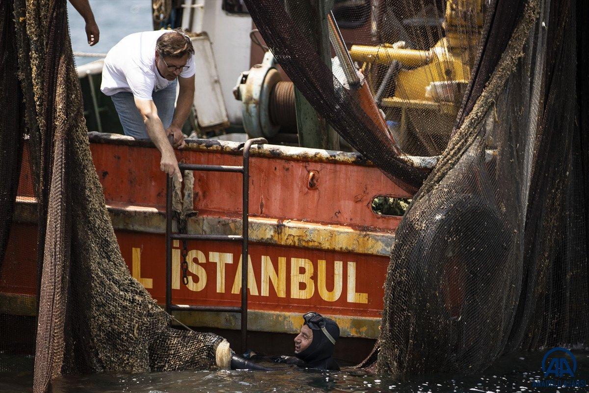 İstanbul'da Türkiye'nin en büyük hayalet ağı çıkartıldı