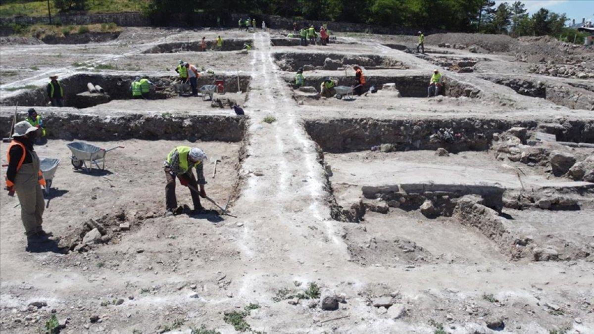 Kale projesi kazılarında tarih yeniden araştırılıyor
