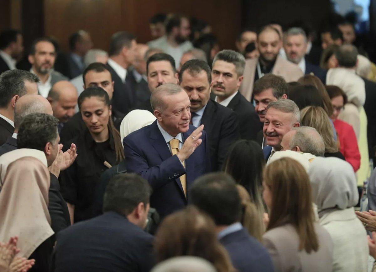 Cumhurbaşkanı Erdoğan'dan milletvekillerine: Rahat olun seçimi kazanacağız