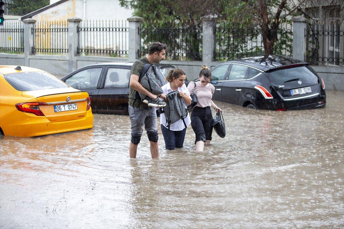 Ankara'da aracından bardakla su boşaltan sürücü konuştu