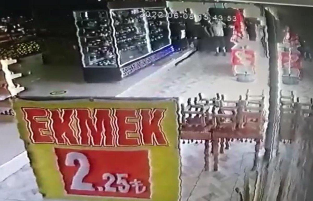 Antalya'da ucuz ekmek satan fırını başka bir fırıncı kurşunladı