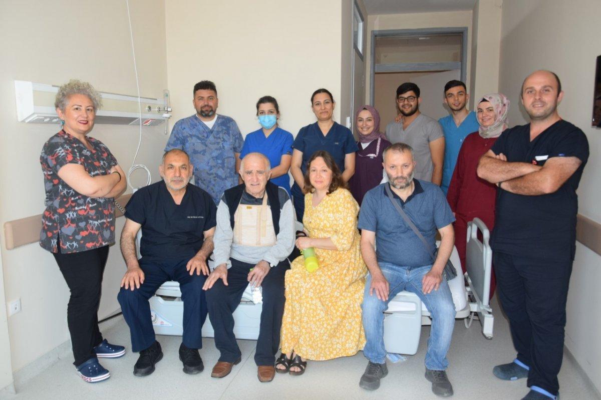 Doğuştan organları ters tarafta bulunan hastaya bypass yapıldı