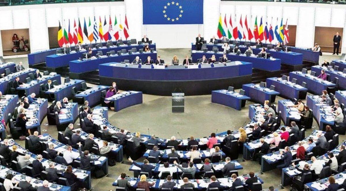 Ömer Çelik'ten AP'nin Türkiye raporuna sert tepki