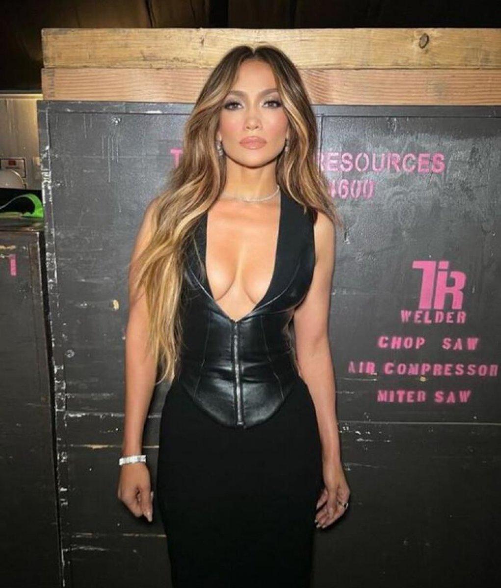 Jennifer Lopez ağladı