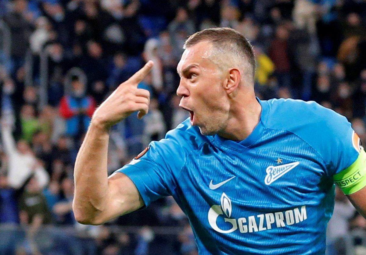 Artem Dzyuba, Fenerbahçe için İstanbul'da