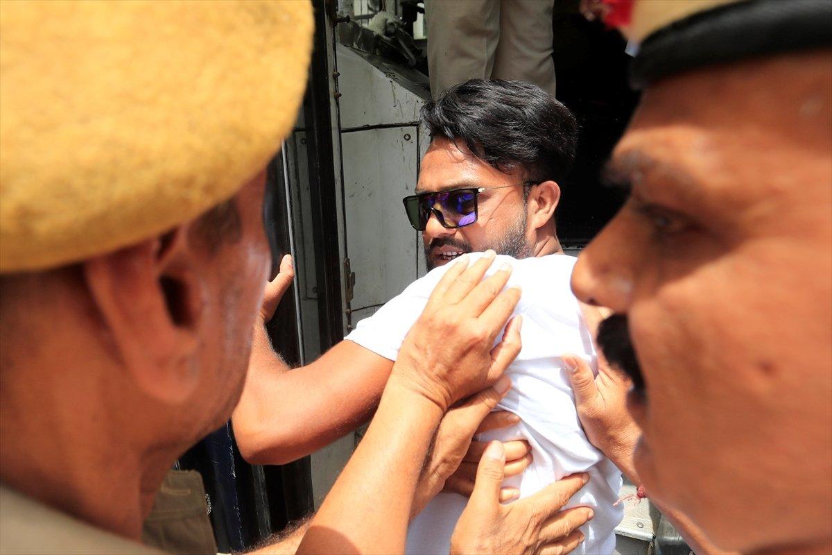 Hindistan'da Hz. Muhammed'e hakaret tepki topladı