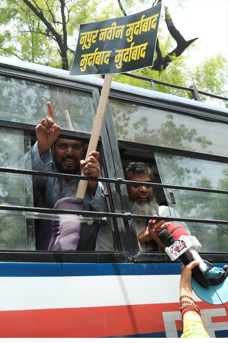 Hindistan'da Hz. Muhammed'e hakaret tepki topladı