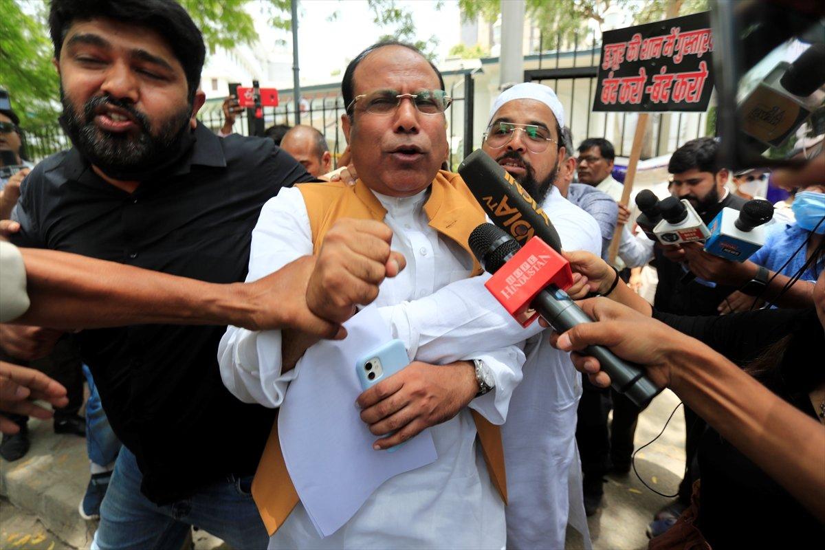 Hindistan'da Hz. Muhammed'e hakaret tepki topladı