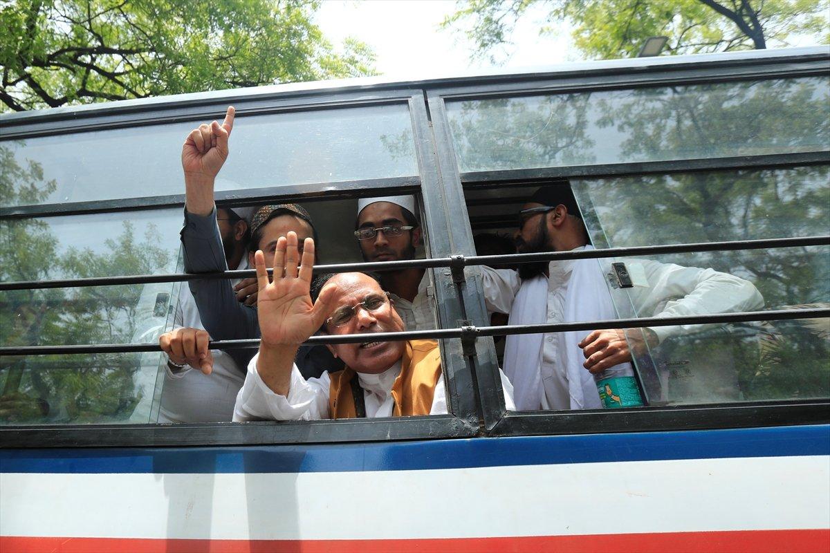 Hindistan'da Hz. Muhammed'e hakaret tepki topladı