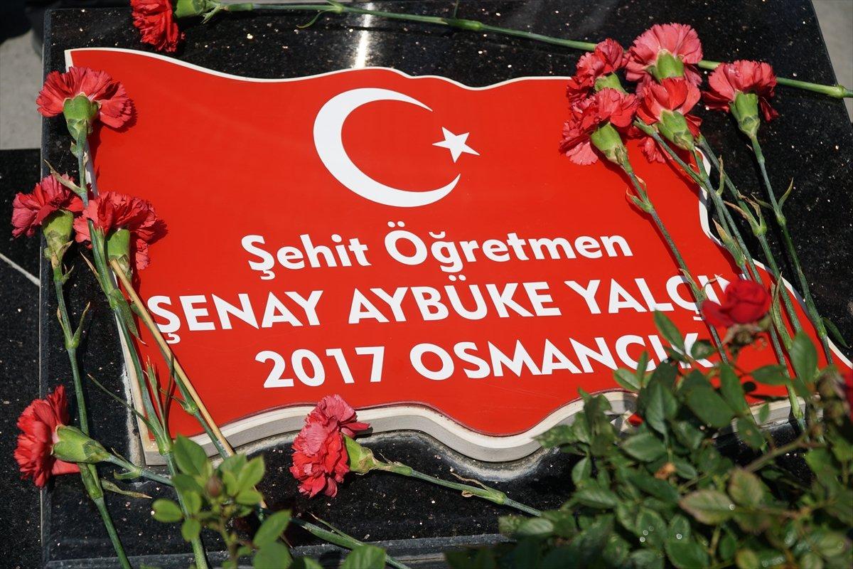 Şehit Aybüke Öğretmen, mezarı başında anıldı