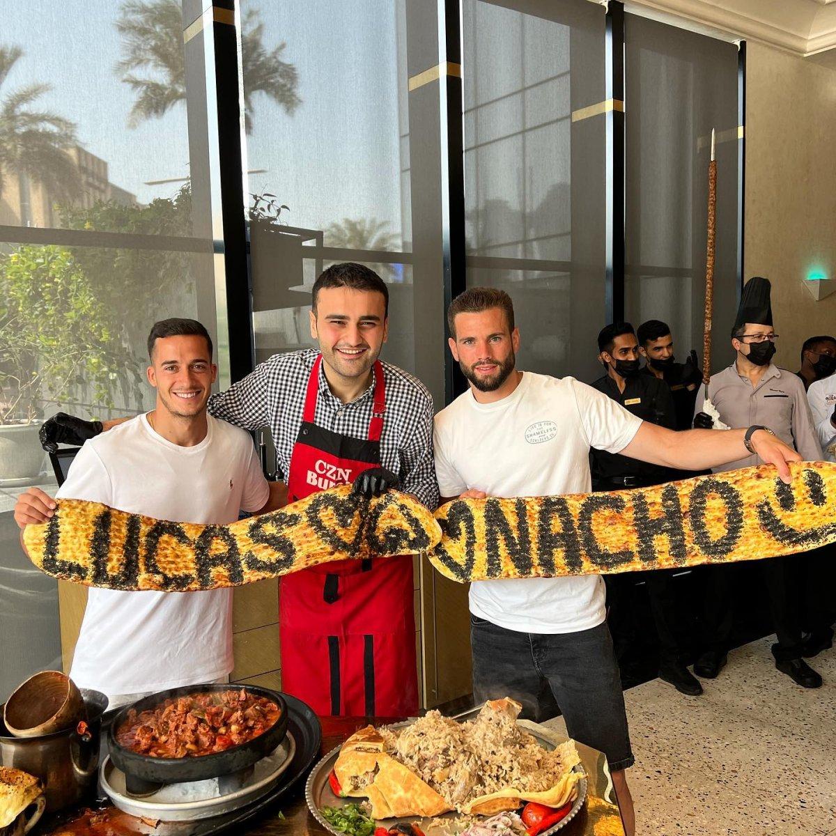 Real Madridli futbolcular, CZN Burak’ın mekanına gitti