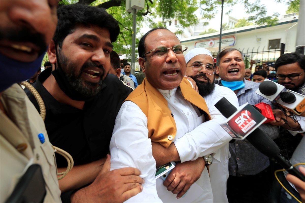 Hindistan'da Hz. Muhammed'e hakaret tepki topladı