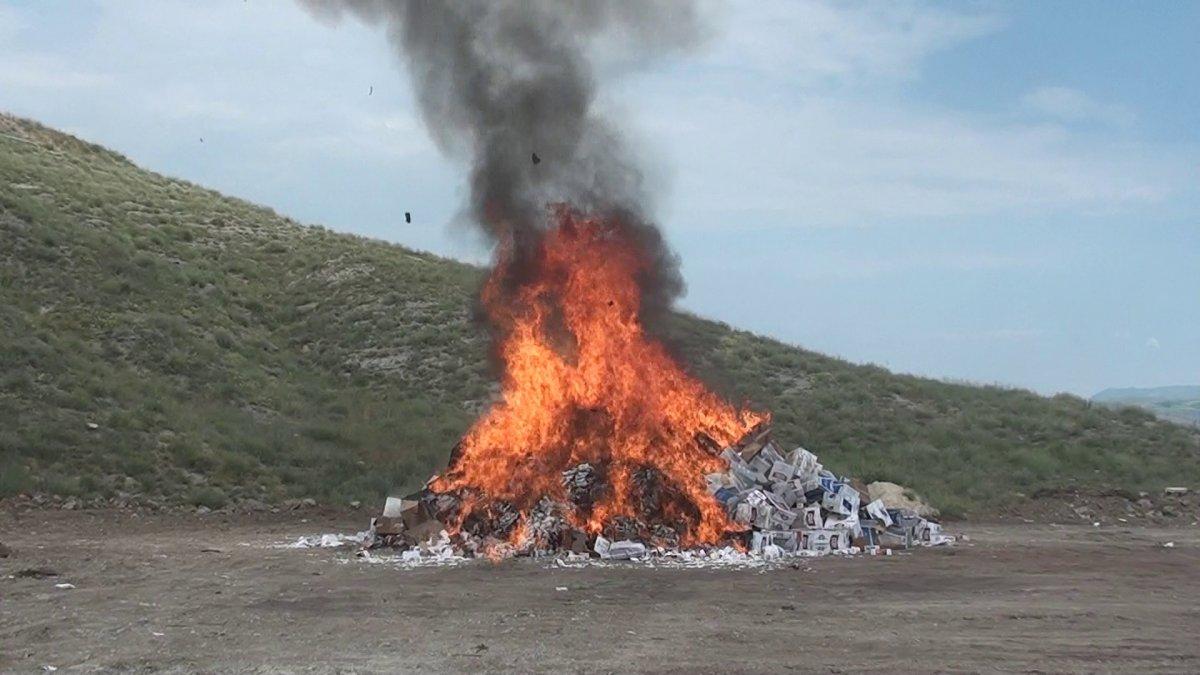 Çorum'da ele geçirilen alkol ve  kaçak sigaralar  imha edildi