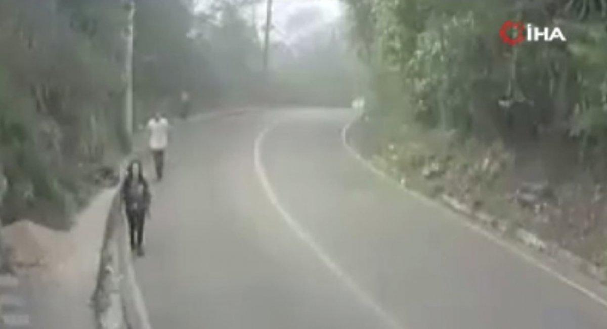 Brezilya’da kadını tartaklayan gaspçıya dayak