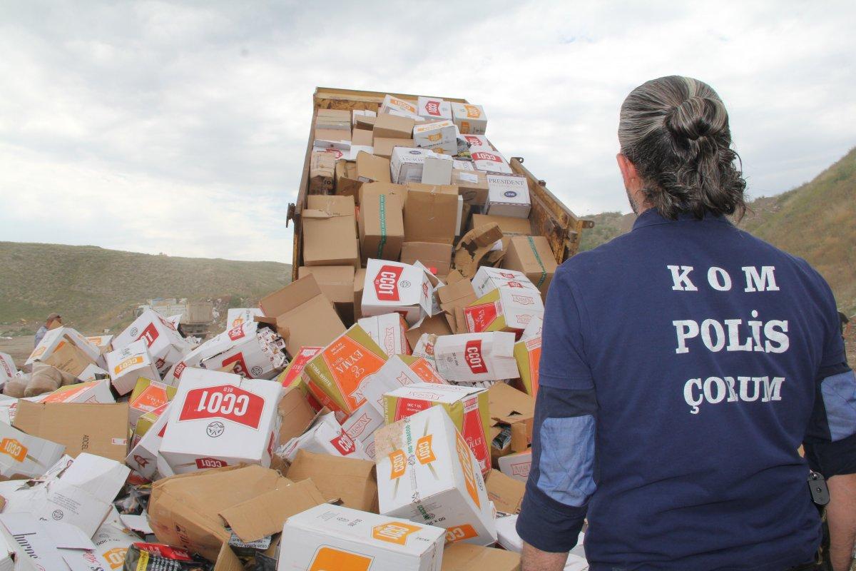 Çorum'da ele geçirilen alkol ve  kaçak sigaralar  imha edildi