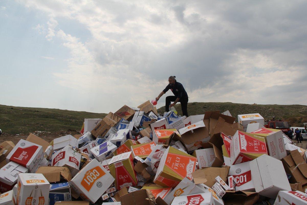 Çorum'da ele geçirilen alkol ve  kaçak sigaralar  imha edildi