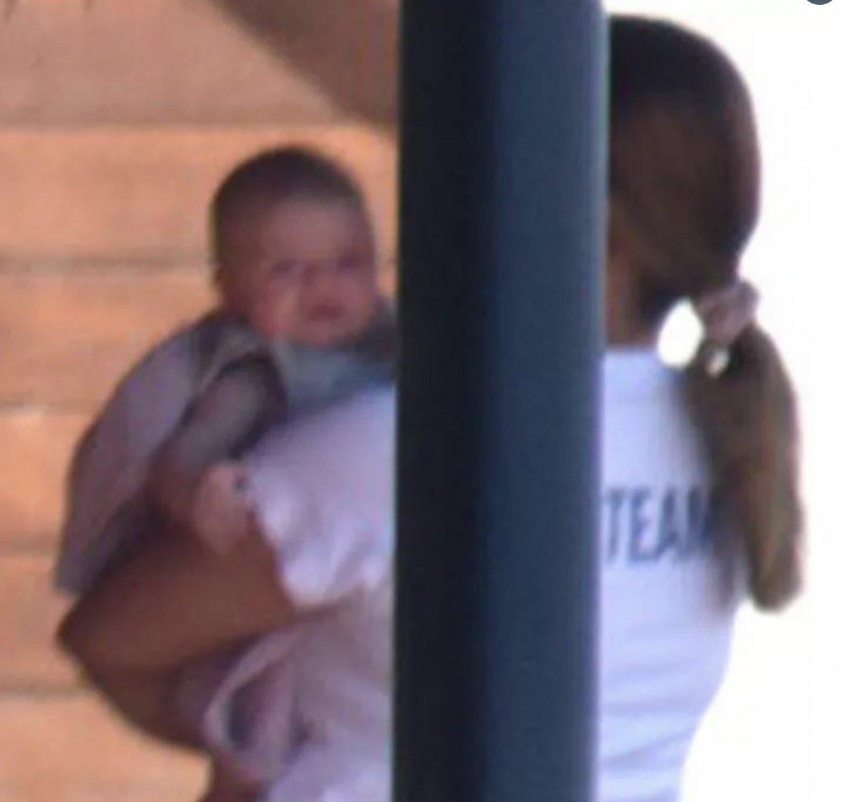 Kıvanç Tatlıtuğ ile Başak Dizer'in oğulları Kurt Efe görüntülendi