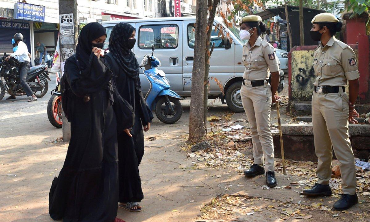 Diyanet İşleri Bakanı Erbaş: Hindistan devlet yetkilileri fitne çıkarmamalı