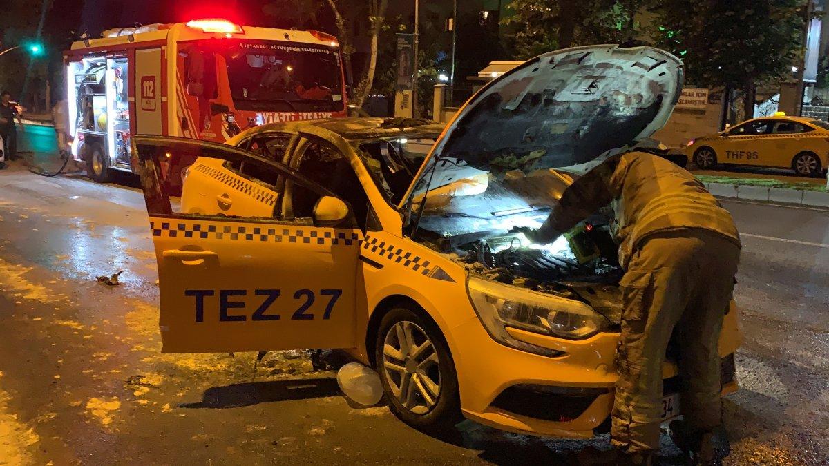 İstanbul'da ticari taksi alev aldı