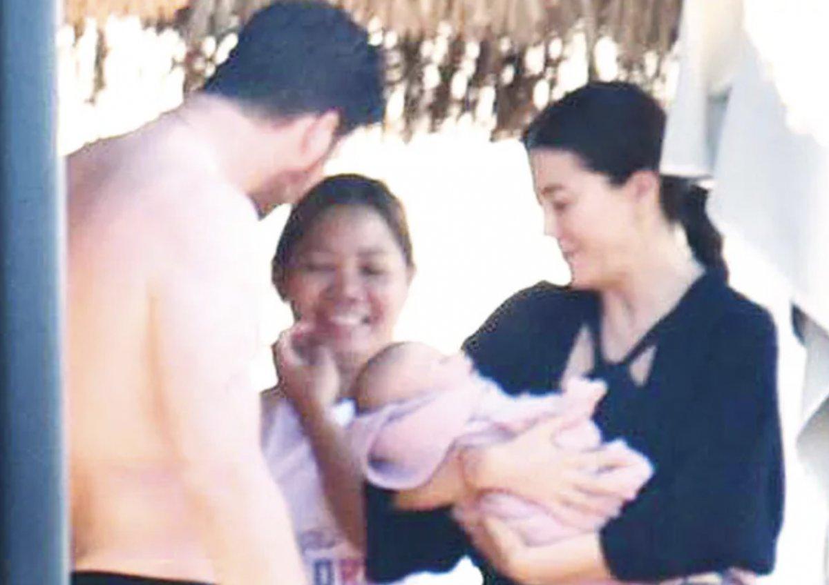 Kıvanç Tatlıtuğ ile Başak Dizer'in oğulları Kurt Efe görüntülendi