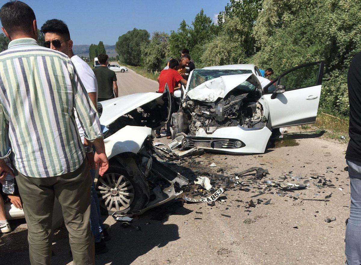 Tokat'ta feci kaza: 2'si çocuk 8 yaralı