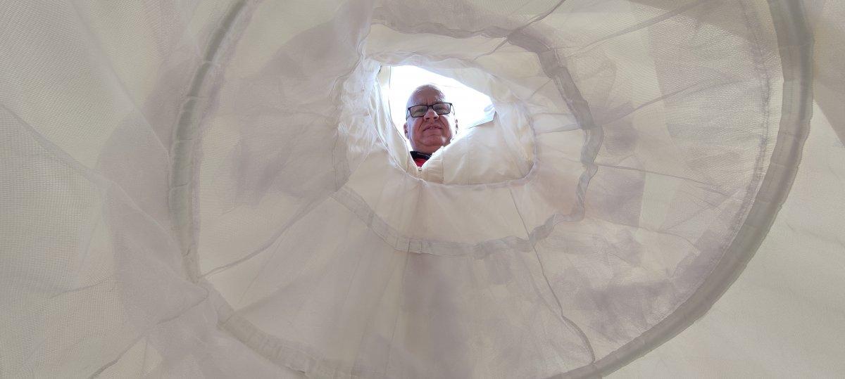 Bursa'da bedava dağıtacağı gelinlikler için şanslı adayları arıyor