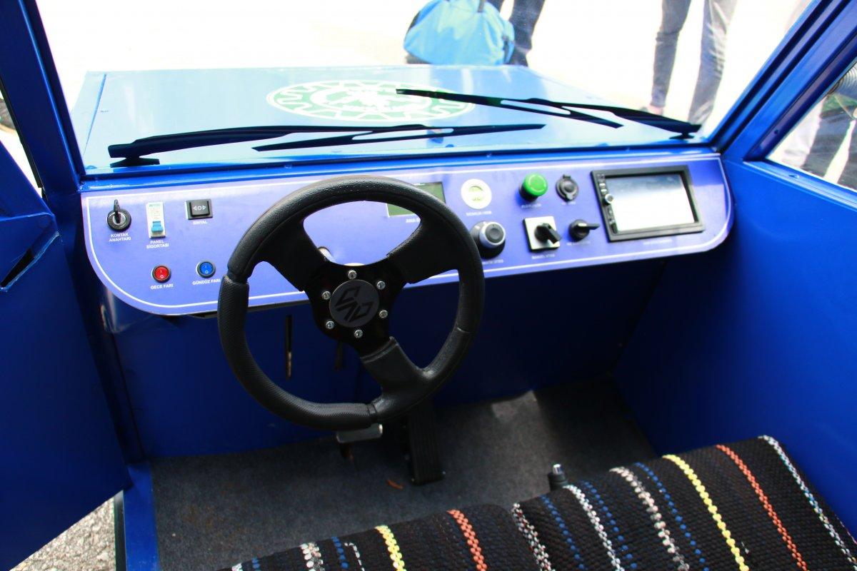 Liseli öğrenciler güneş enerjisi ile çalışan araba tasarladı