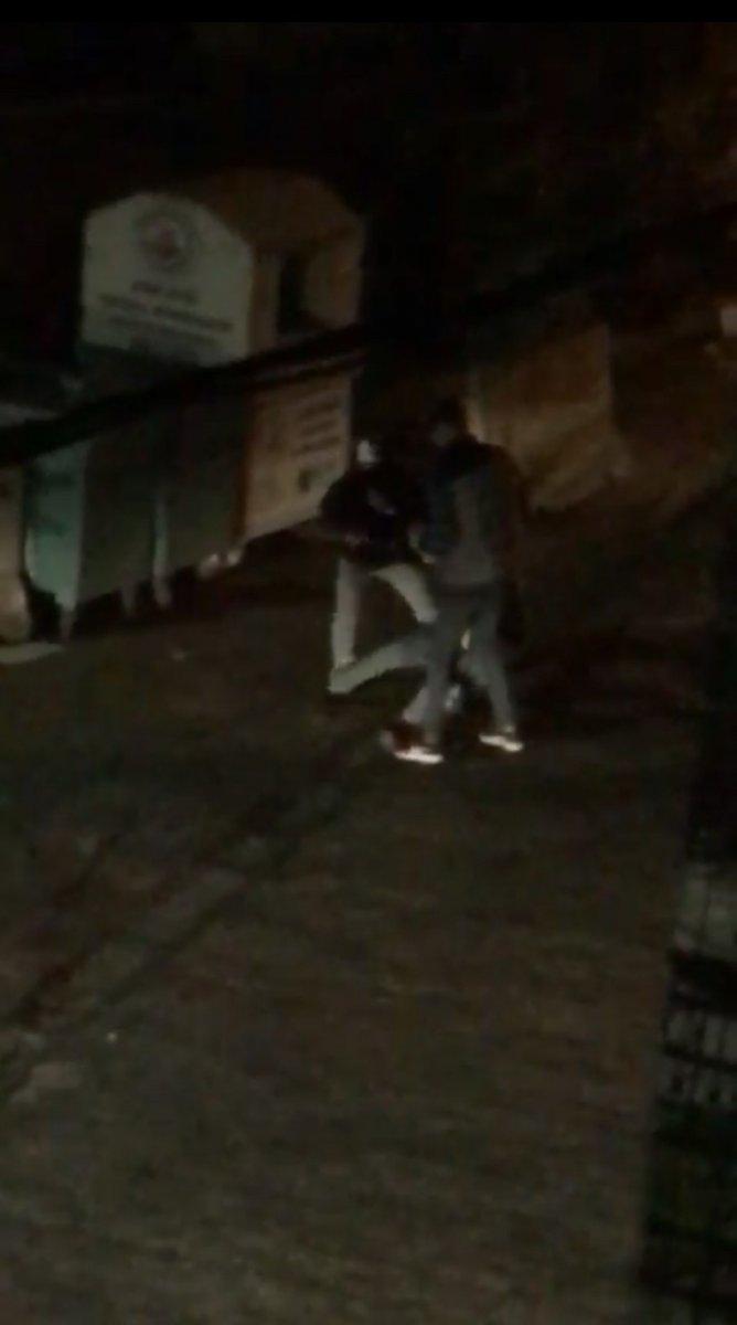 Kağıthane'deki genci darbedip telefonunu çaldılar