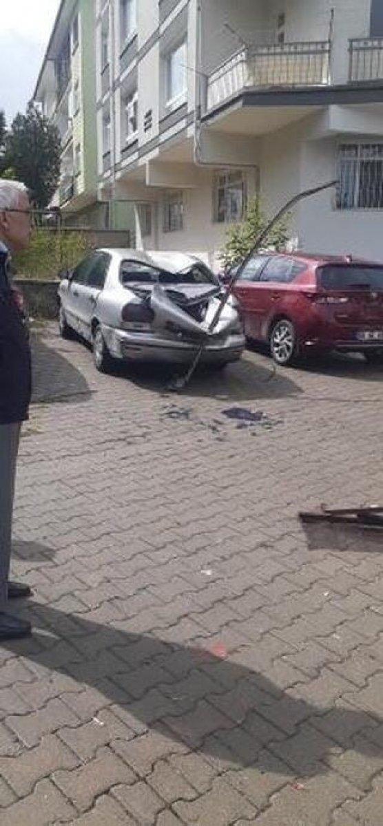 Ankara'da sağanak sonrası vatandaşlar mazgalları temizledi