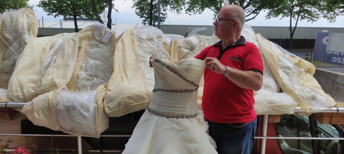 Bursa'da bedava dağıtacağı gelinlikler için şanslı adayları arıyor