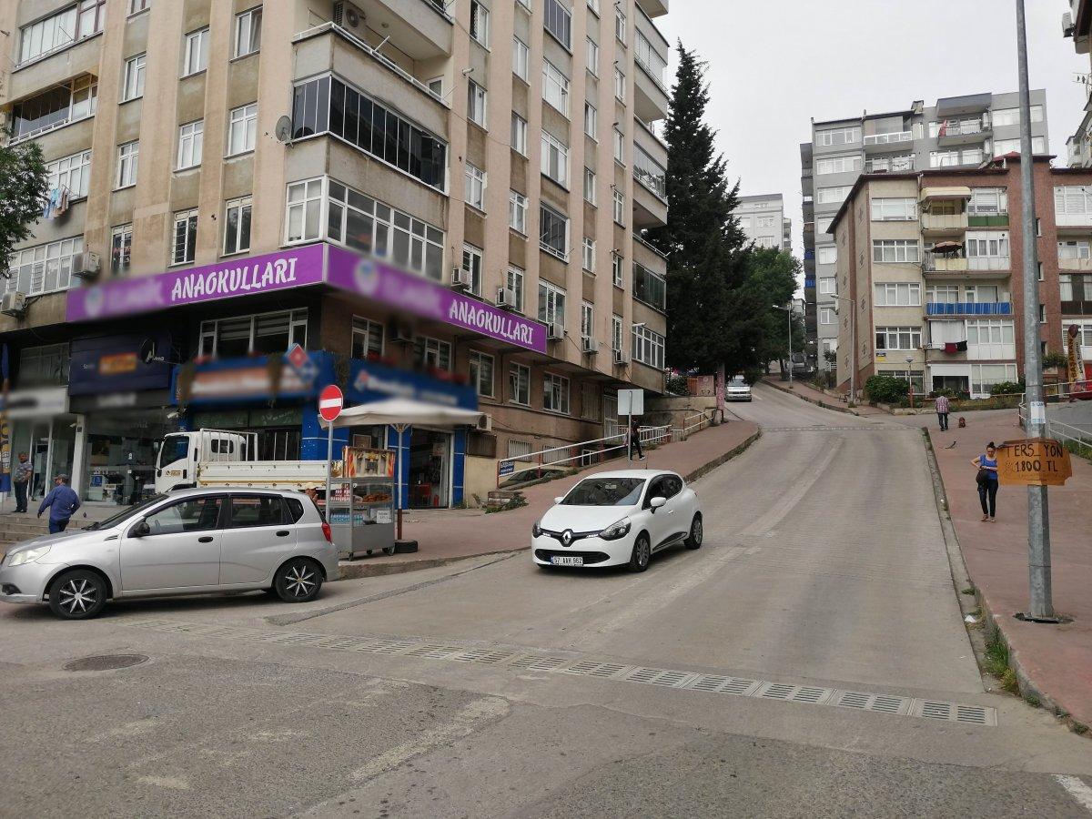 Samsun'da görenleri gülümseten tabela: Zenginler geçebilir