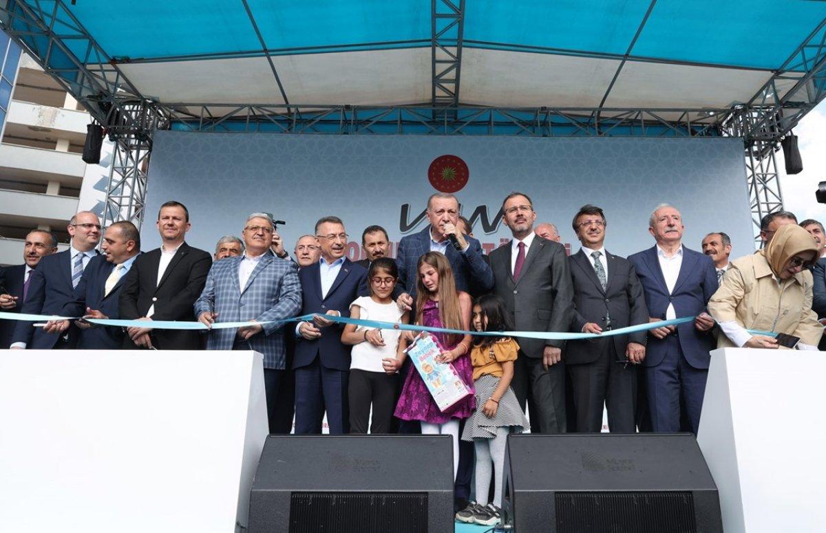 Cumhurbaşkanı Erdoğan'a Vanlı küçük kızlardan sevgi seli