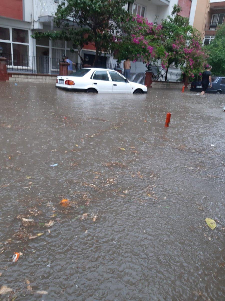 Aydın'daki sağanak, hayatı olumsuz etkiledi